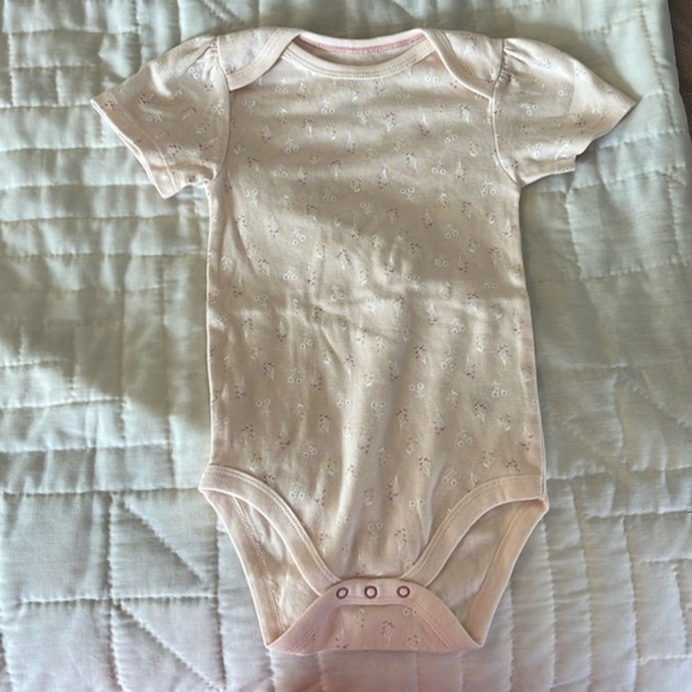 NWOT Cloud Island Baby Girl Floral Onesie Size 24 Months